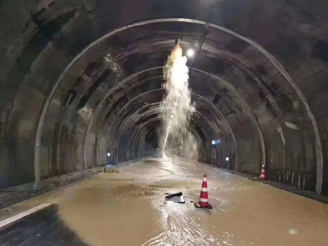 天山隧道渗水治理